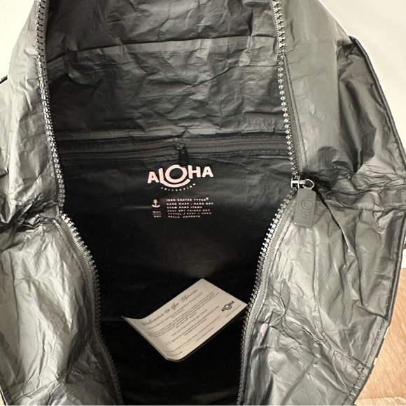 Aloha Collection x T&C Surf limited edition Day Tripper in Sakura Print NWT tote - Picture 9 of 9